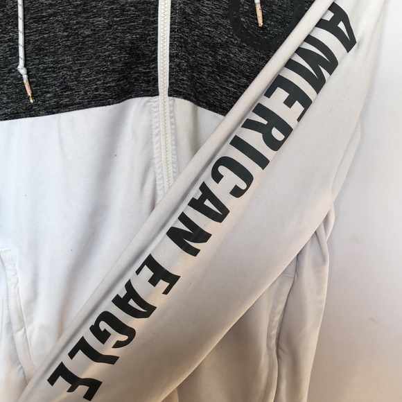 American eagle zip up sweater. Size small - Picture 3 of 4